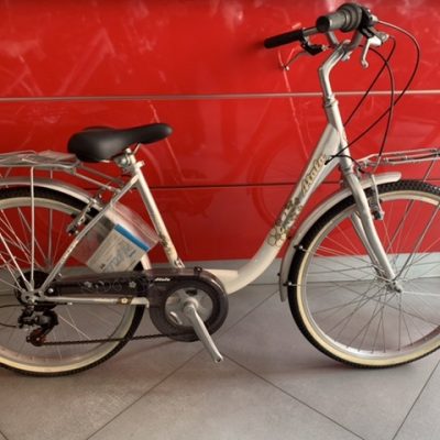 1-Bicicletta Atala Monotubo Donna "Maggie" Ruota 24 Acciaio 7 V Taglia 42 Colore Bianca-Argento