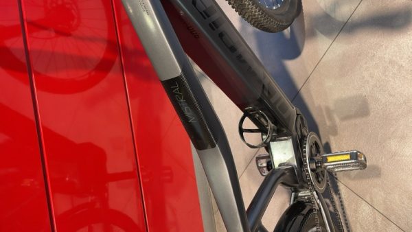 Bicicletta E-Bike Olympia "MISTRAL 900 X Ruote 27.5 2021 BATTERIA 900 !!! AMMORTIZZATA MOTORE ANANDA 100NM “Alluminio UOMO  Colore Grigia Opaco Taglia M ,USATA