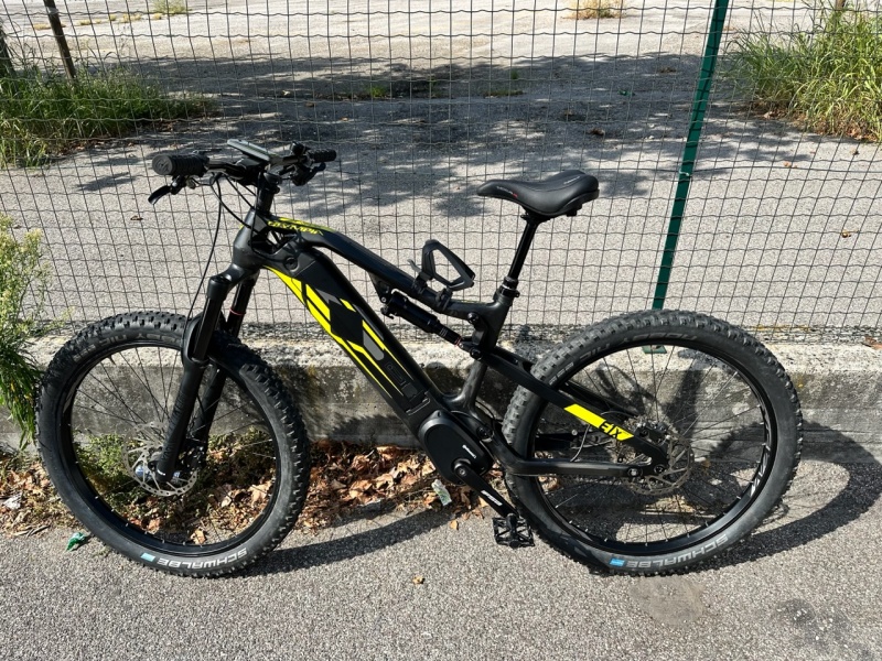 E-Bike Olympia E1X Carbon Taglia M colore nero giallo cambio shimano xt 11 km 2100