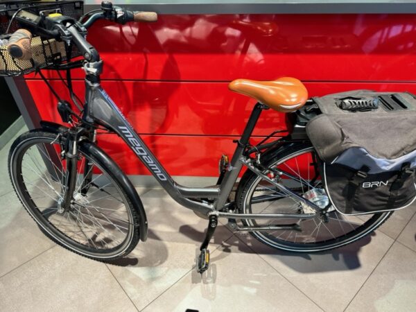 Bicicletta City E-Bike Megamo Top City 2022 ” Come nuova 250 Km Ruota 28 Alluminio Colore -Antracite