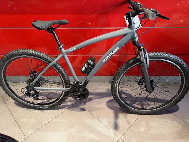 Bicicletta MTB Alluminio " By Molinari”" 27.5 Pollici Alluminio Cambio Shimano 21 Velocità , disco meccanico , forcella con blocco, taglia 48 colore Arancio Fluo Opaco , Nuova