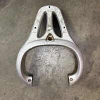 Maniglione Portapacchi Posteriore Aprilia Scarabeo 50 4 Tempi e 2 Tempi ULTIMA SERIE Colore Bianco Lucido Piaggio  ANTERIORE PERFETTO ,USATO