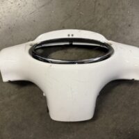  Coprimanubrio Posteriore Porta Strumento e Cruscotto Scarabeo 50 4 Tempi e 2 Tempi ULTIMA SERIE Colore Bianco Lucido Piaggio  ANTERIORE PERFETTO ,USATO