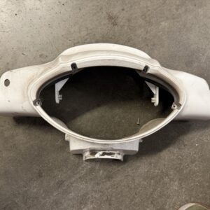  Coprimanubrio Anteriore Porta Fanale  Scarabeo 50 4 Tempi e 2 Tempi ULTIMA SERIE Colore Bianco Lucido Piaggio  ANTERIORE PERFETTO ,USATO