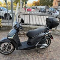 Piaggio Liberty 125 ijet colore grigio opaco completo di bauletto e parabrezza perfetto anno immatricolazione 2018 appena 15600 km , GARANTITO 1 ANNO… , USATO